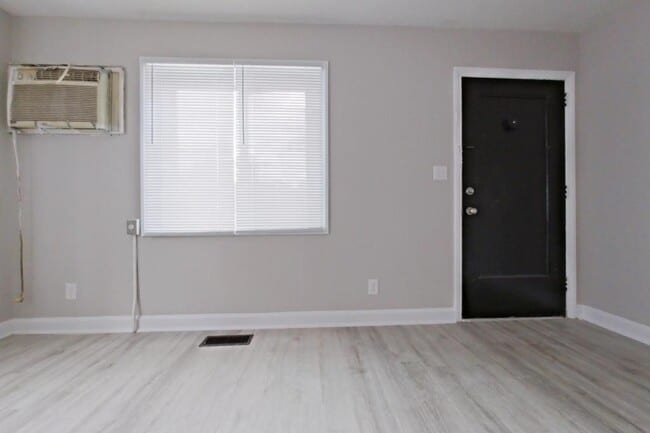 Photo - 610 Hawthorne Ave