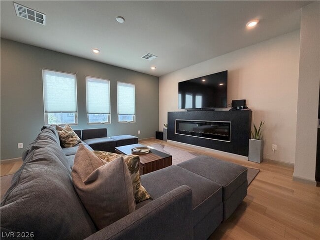 Photo - 8044 Carpenter Creek Ave