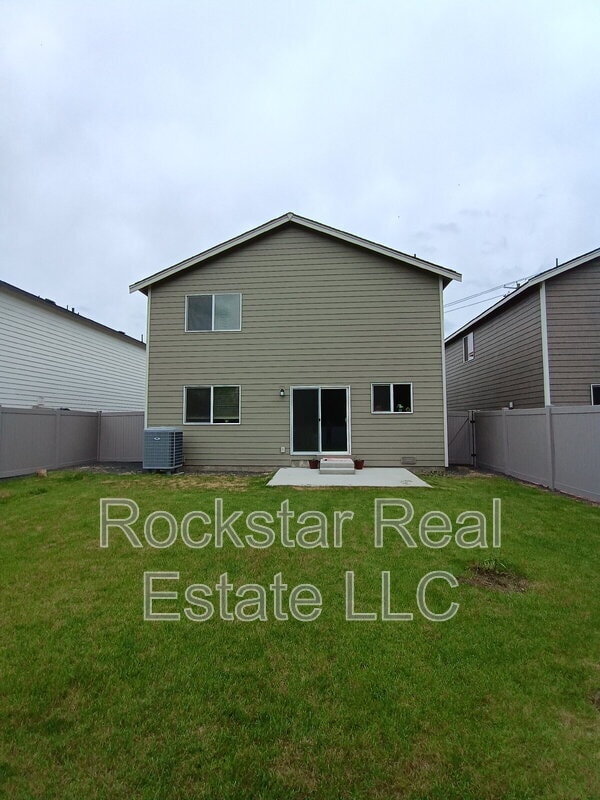 109 W Goldenrod Ave