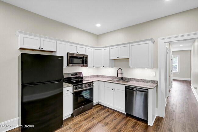 Photo - 1426 S Brook St