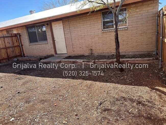 Building Photo - 3256 E Blacklidge Dr Unit 3256