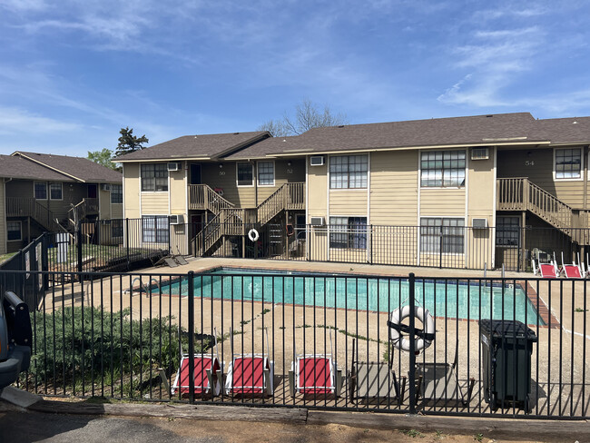 Cedar Ridge Apartments - Cedar Ridge Apartments