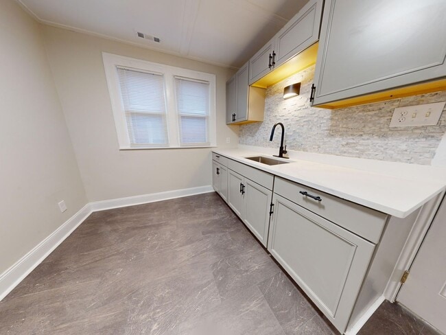 Photo - 12061 Cloverlawn Ave Unit 12063 Cloverlawn Upper