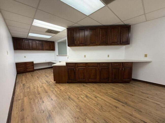 Photo - 4323 Division Street