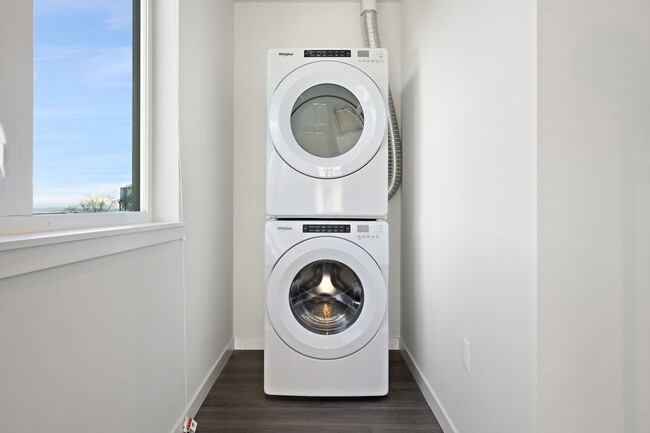 Photo - Maple Leaf Apartments