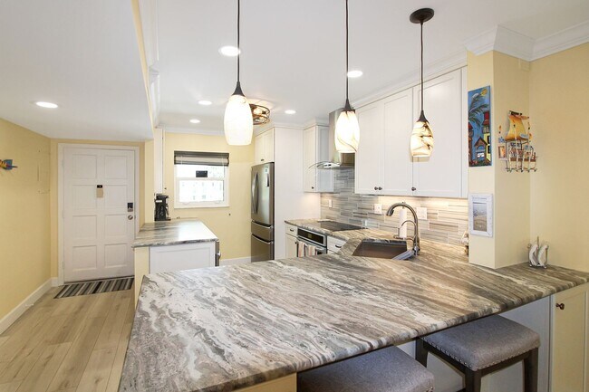 Photo - Bella Costa Seasonal Condo for Rent Unit 307