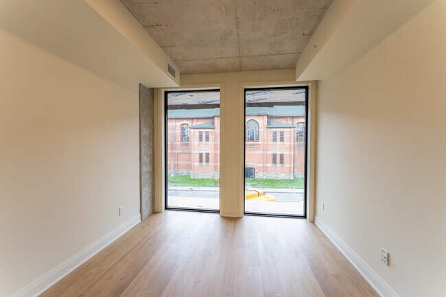 Photo - 11 Robert St Unit 302