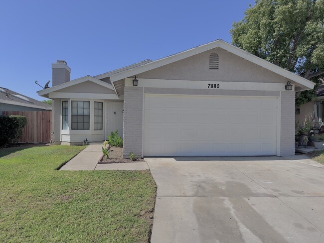 Photo - 7880 Pinyon Ave