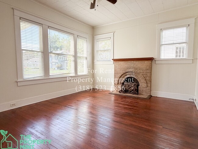 Photo - 201 Rochelle Ave