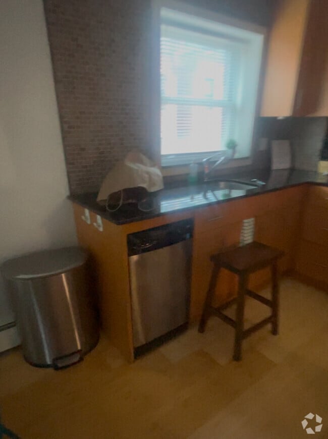 Building Photo - 462 Park Dr Rental