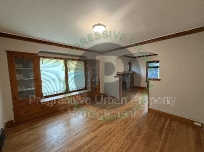 Photo - 3517 E 110th St