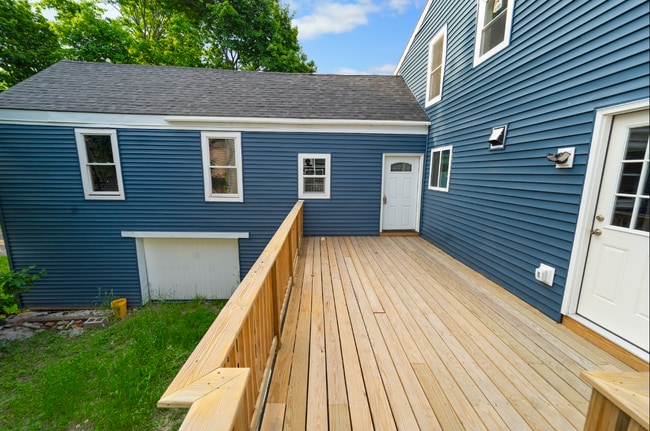 Photo - 156 Essex St