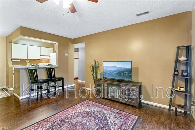 Photo - 126 Wells Ct
