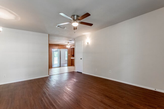 Photo - 511 Hill St