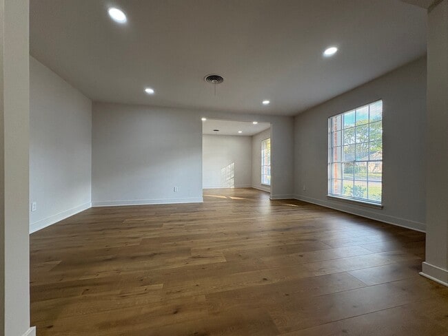 Photo - 5822 Yarwell Dr