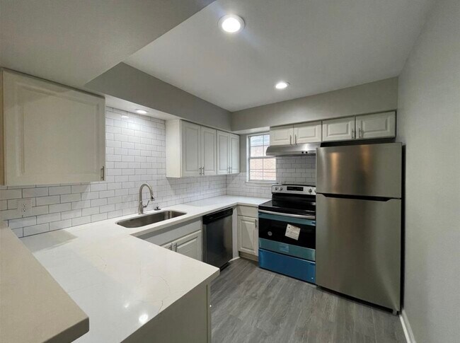 Building Photo - 9711 Linkmeadow Ln Unit True