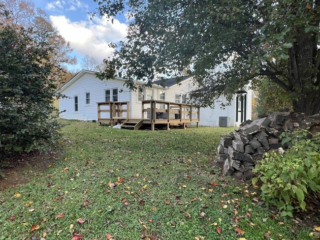 Photo - 128 Meadow Ln