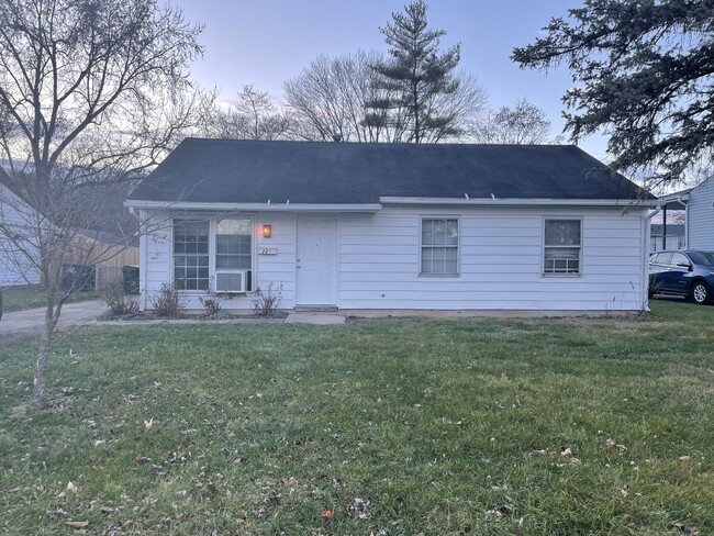 Photo - 221 Tulip Dr House