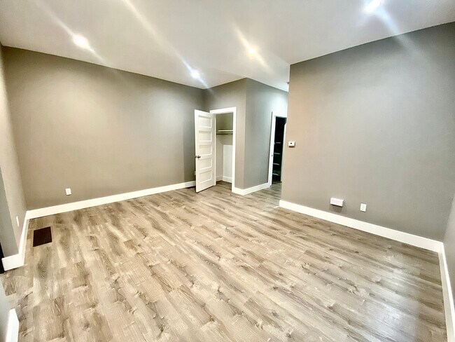 Photo - 3133 Lackland Ave Unit 1st floor