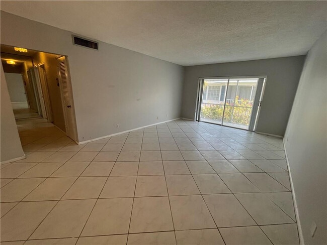 Photo - 2180 NE 67th St Unit 730
