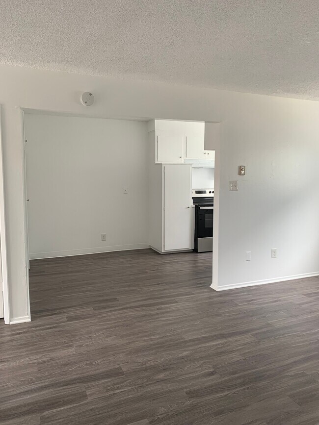 Photo - 103 N Irena Ave