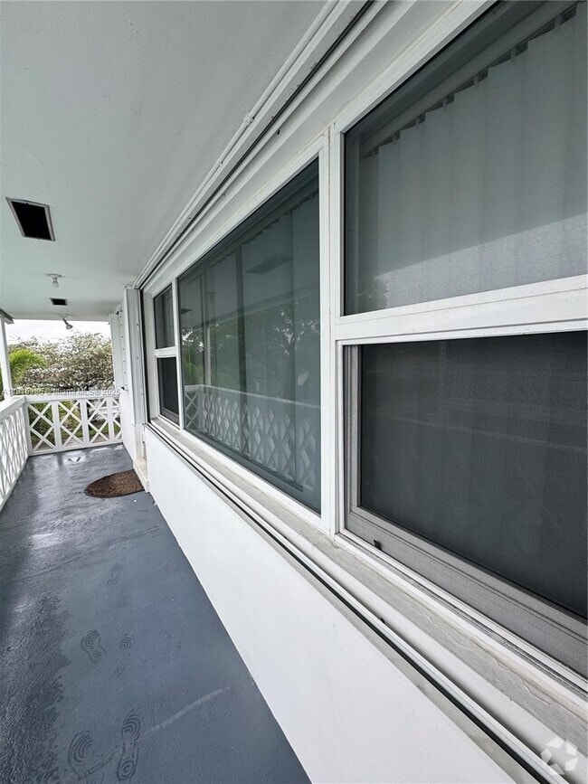 Building Photo - 1005 S 17th Ave Unit 7 Rental