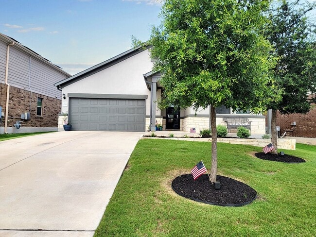 Building Photo - Beautiful 4 Bed / 2.5 Bath Home in Pflugerville