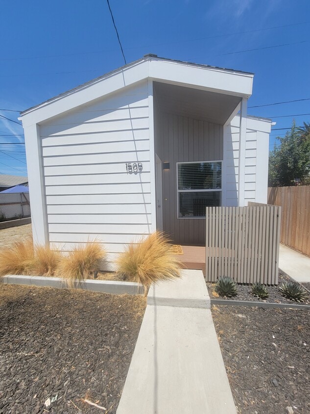 Photo - 1509 W 65th Pl (Los Angeles, CA)