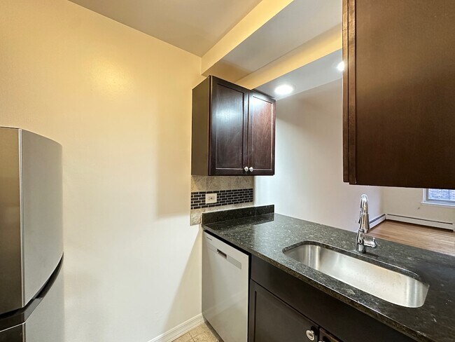 Photo - 6830 N Sheridan Rd Unidad 675