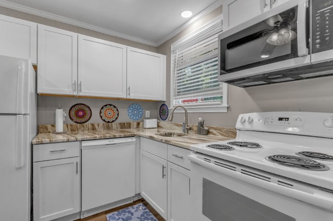 Photo - 230 Bermuda Dr