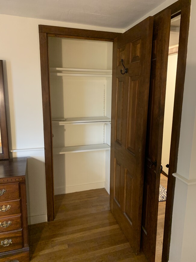 Photo - 4 Bound Brook Ln