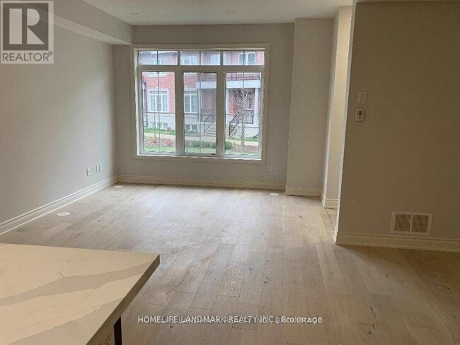 Photo - 8 Eaton Park Ln