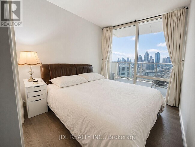 Photo - 1 Bloor St E Unit 3804