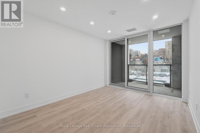 Photo - 25 Cordova Ave Unité 212