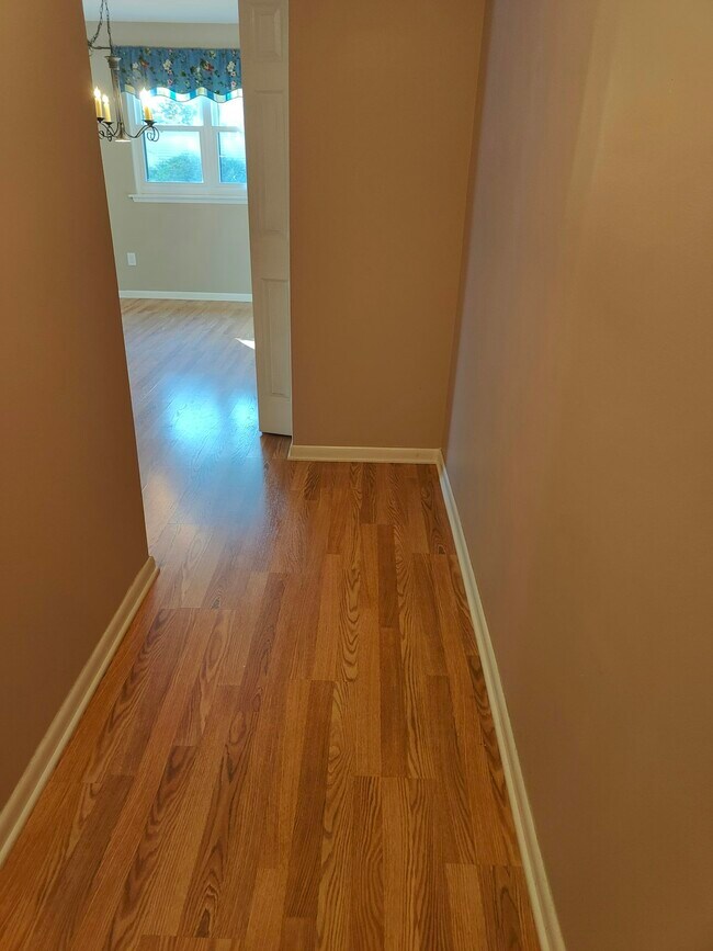 401 Twin Circle Dr Condo Unit 401 Condo for Rent in South Windsor, CT