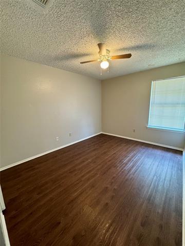 Photo - 5915 Willow Crest Dr