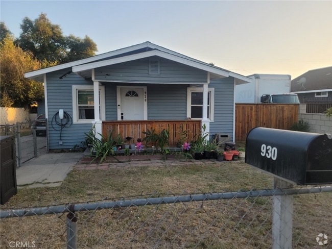 Building Photo - 930 E Elma St Rental