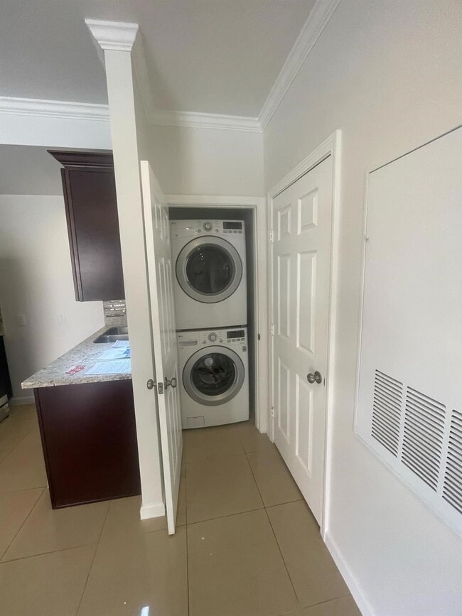 Photo - 2101 Bernardo De Galvez Ave Unit 2