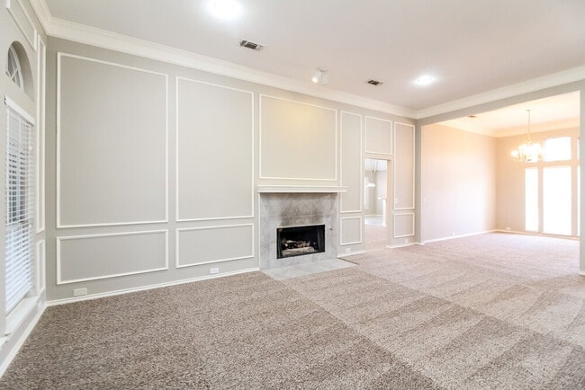 Photo - 317 N Fountain Gate Dr