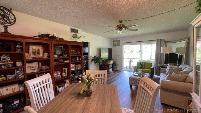 4 Abbey Ln Unit 103