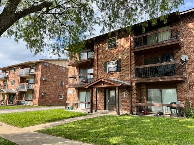 Building Photo - 4552 Heartland Dr Unit 3W Rental