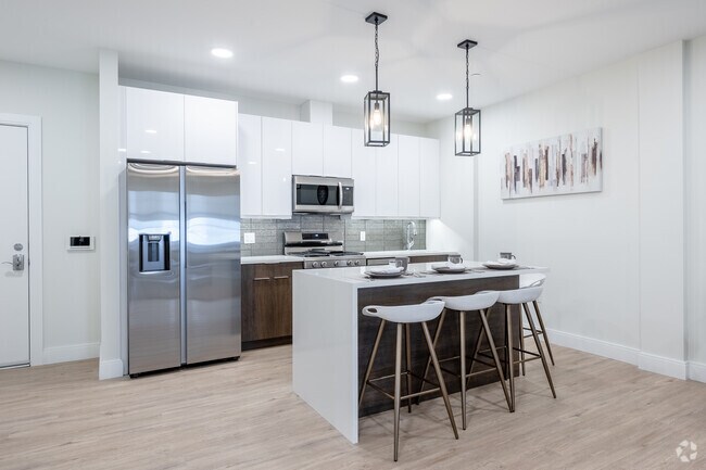 2BR 1BA - 1,063SF - Bergenline Lux