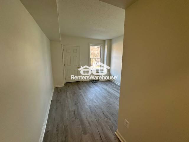 Photo - 8521 Main St