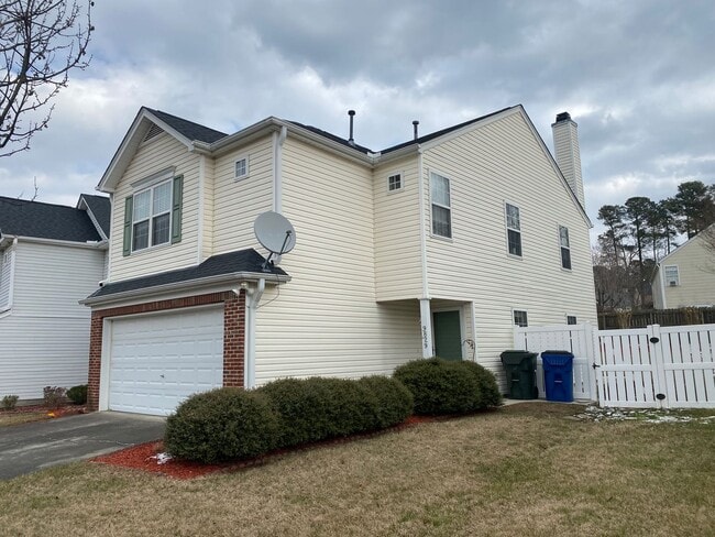 Photo - SINGLE FAMILY HOME- 3 Bedrooms 2.5 Baths