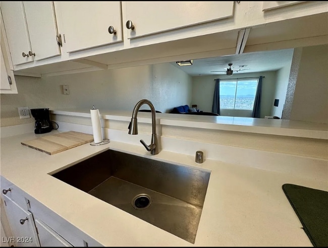 Photo - 2056 Mesquite Ln