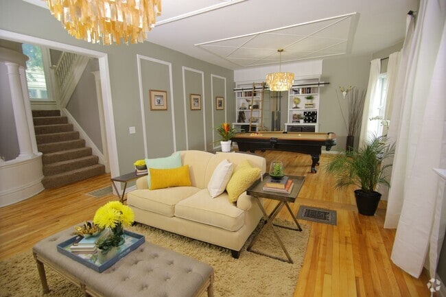 Building Photo - Amazing 5BD/3BA House in Uptown! New kitch...