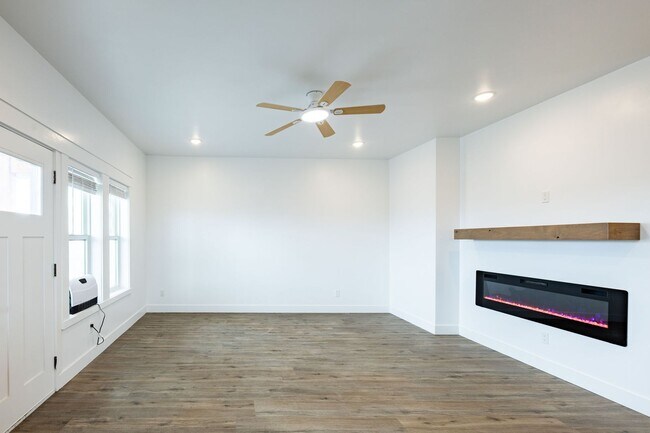 Photo - L2422OY Unit Upstairs