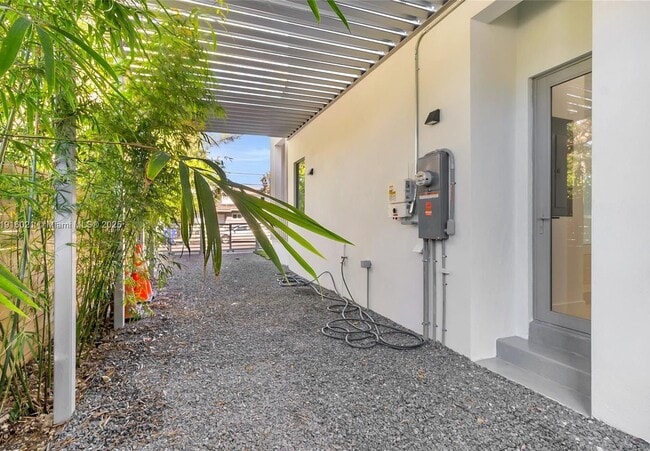 Photo - 3204 Plaza St