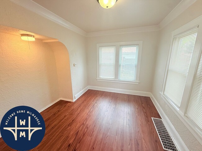 Photo - 221 W Ring St
