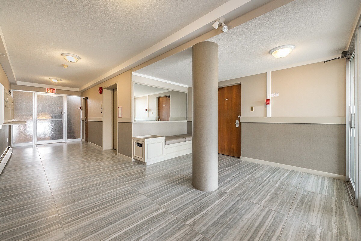 Photo - 664 Bruce Ave